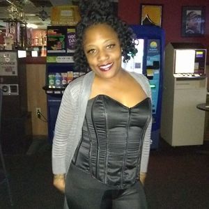 Meet your Posher, Roxane